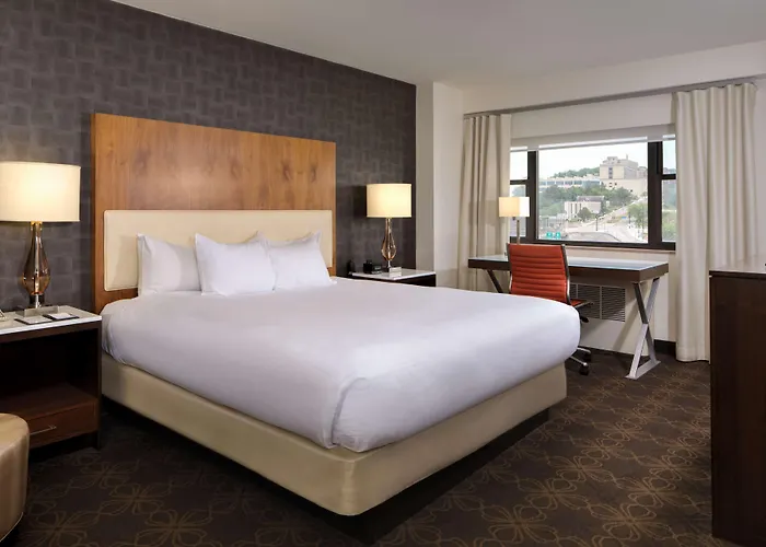 Doubletree By Hilton & Downtown Pittsburgh