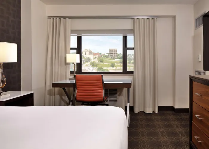 Doubletree By Hilton & Downtown