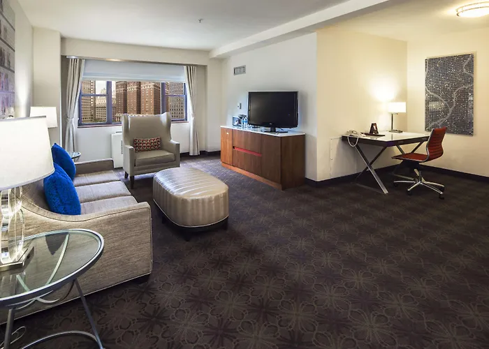 Hotel Doubletree By Hilton & Downtown 3*