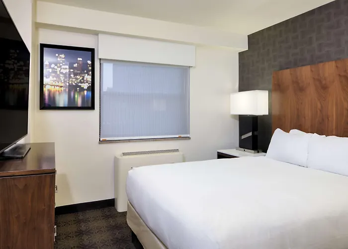 Doubletree By Hilton & Downtown Hotel