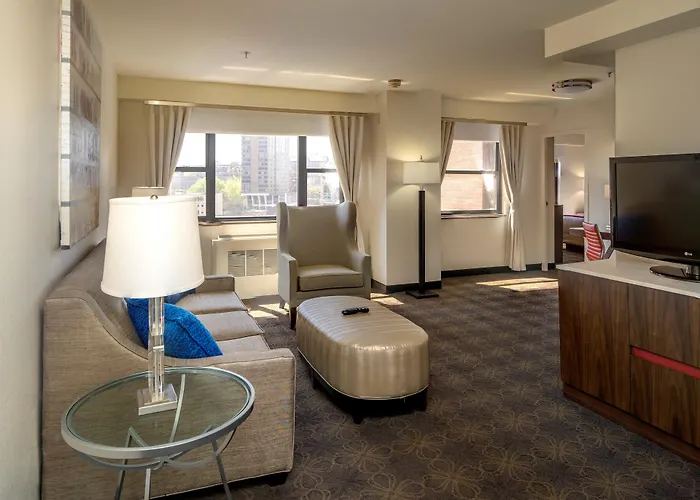Doubletree By Hilton & Downtown 3*