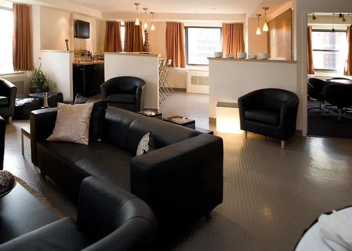 Hotel Doubletree By Hilton & Downtown 3*