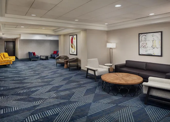 Doubletree By Hilton & Downtown 3*