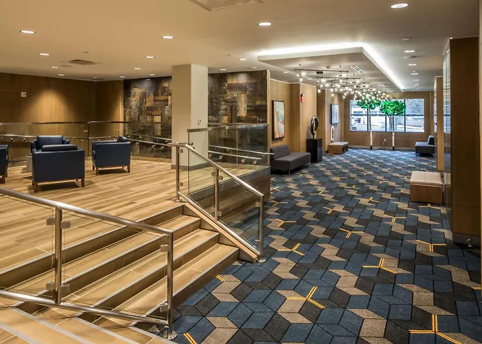 Doubletree By Hilton & Downtown 3*