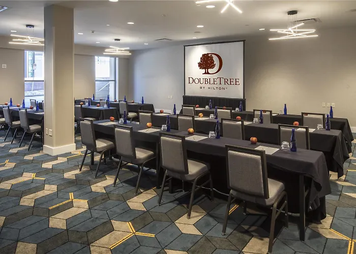 Hotel Doubletree By Hilton & Downtown
