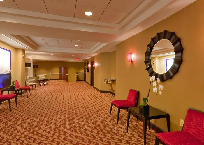 Doubletree By Hilton & Downtown Hotel 3*