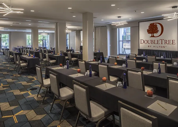 Doubletree By Hilton & Downtown Hotel Pittsburgh