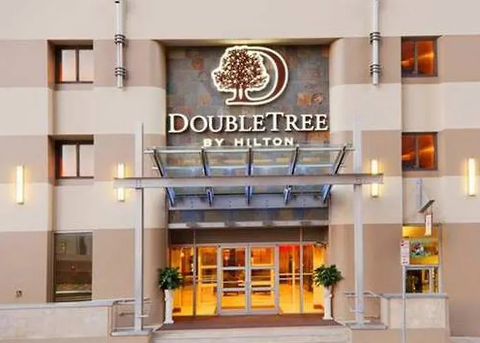Hotel Doubletree By Hilton & Downtown 3*