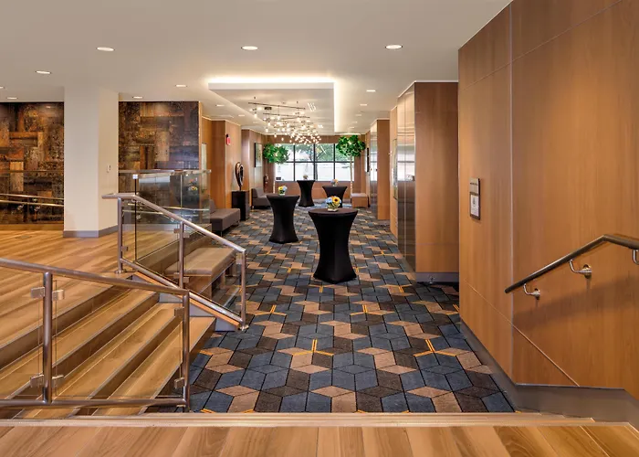Doubletree By Hilton & Downtown Pittsburgh