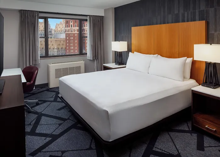 Doubletree By Hilton & Downtown 3*